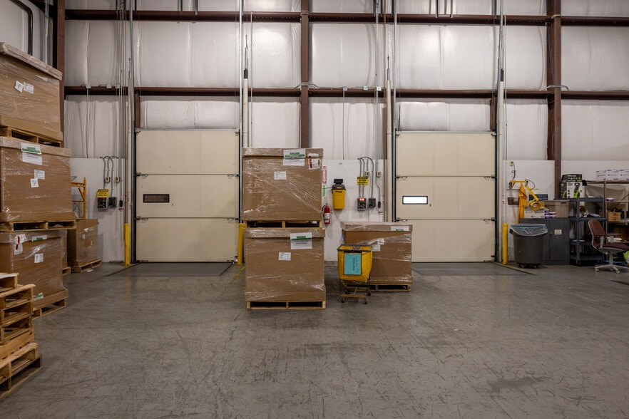 More Photos Of 172 Riverbend St, Waynesville Manufacturing For Lease