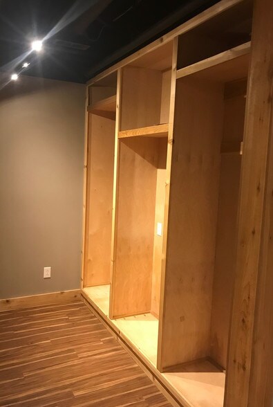 More Photos Of 871 S Arbor Vitae, Edwardsville General Retail For Lease