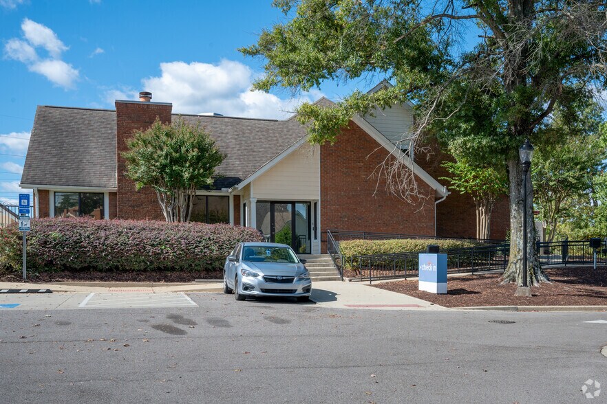 More Photos Of 3 Greenhill Pky, Birmingham Apartments For Sale