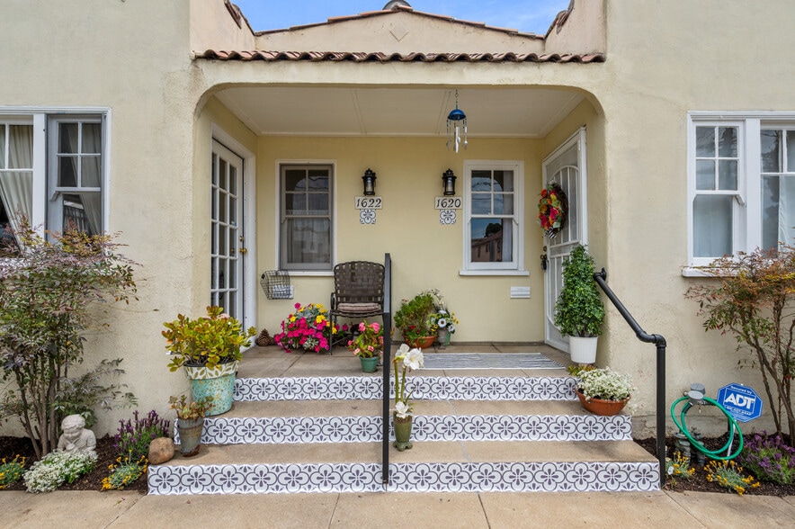 More Photos Of 1620 California Ave, Santa Monica Apartments For Sale