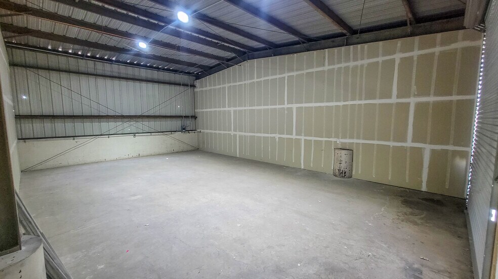 More Photos Of 3650 N 40th Ave, Phoenix Warehouse For Lease