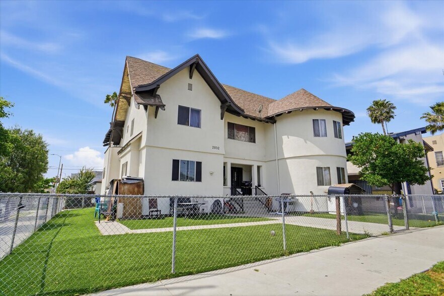 More Photos Of 117 N St Louis St, Los Angeles Multifamily For Sale