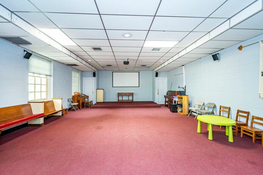 More Photos Of 7740 Cherokee Rd, Richmond Religious Facility For Sale