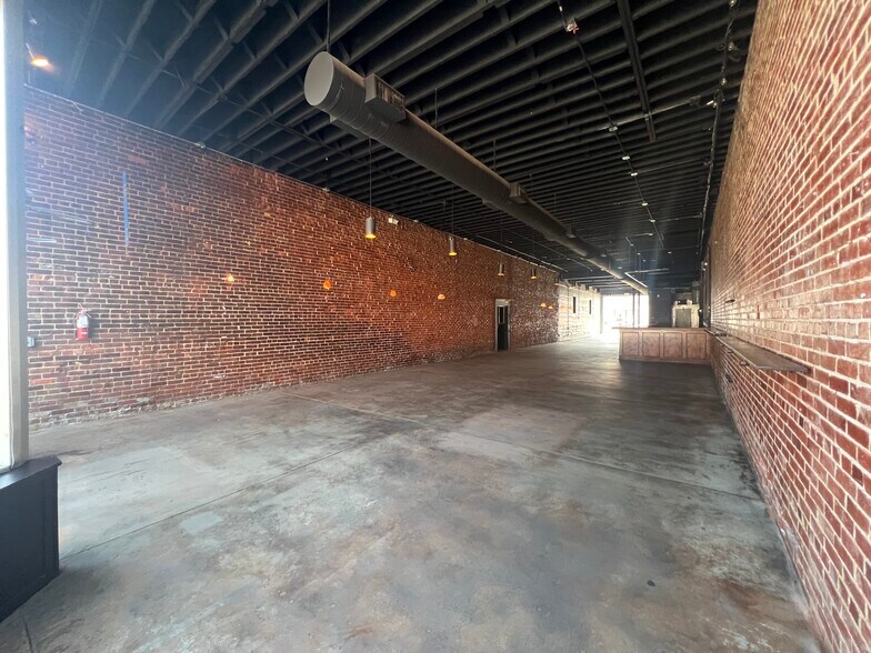 More Photos Of 919 E Douglas, Wichita Storefront For Lease