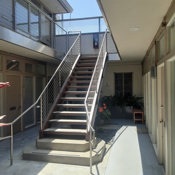 More Photos Of 8217 Beverly Blvd, Los Angeles Medical For Lease
