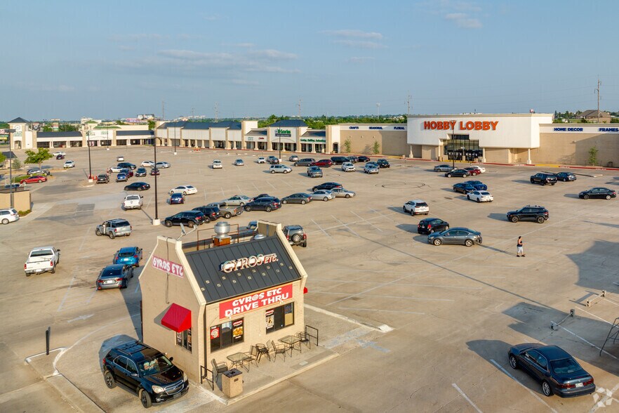 More Photos Of 8255 N Rockwell Ave, Oklahoma City Unknown For Lease