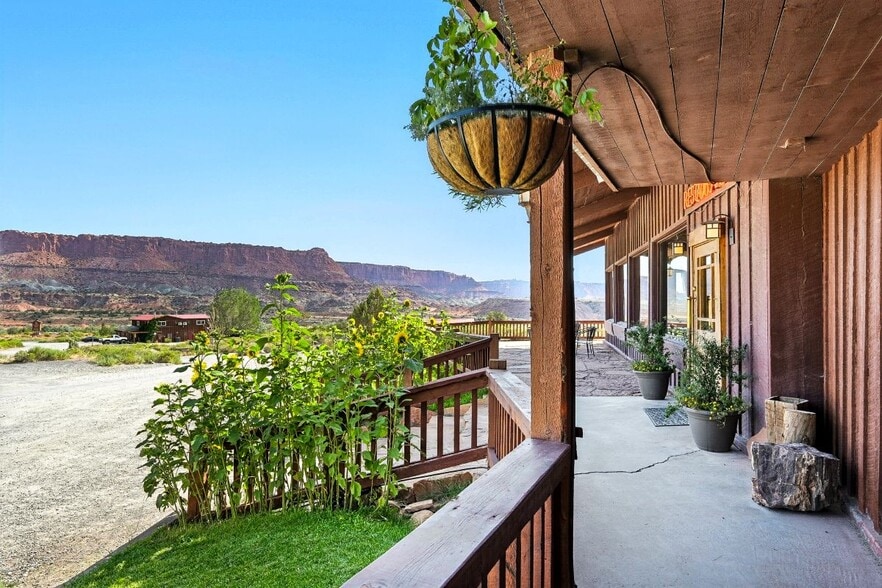 More Photos Of 2523 UT-24, Torrey Hotel For Sale