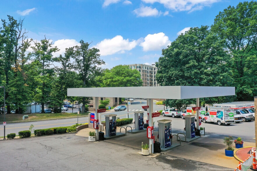 More Photos Of 11410 N Shore Dr, Reston Service Station For Sale