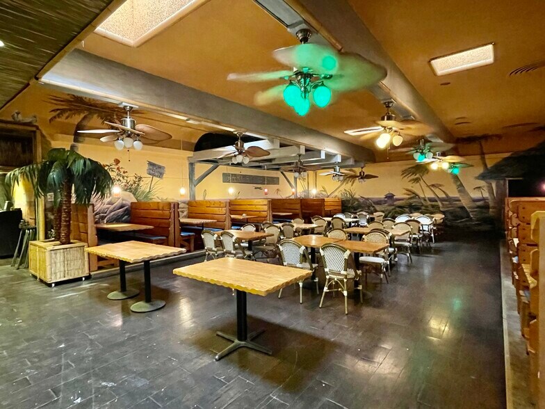 More Photos Of 901 Dual Hwy, Hagerstown Restaurant For Sale