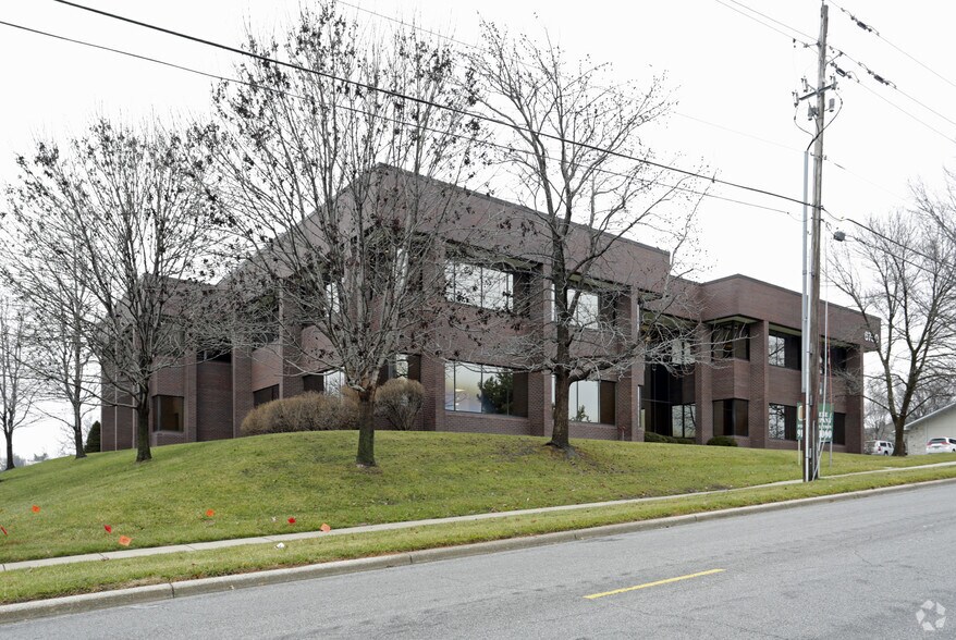 More Photos Of 6750 W 93rd St, Overland Park Office For Lease