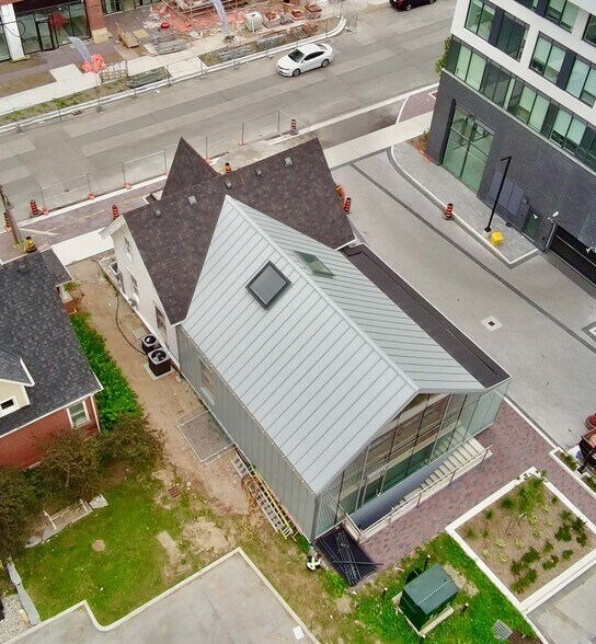 More Photos Of 2460 Bronte Rd, Oakville Office For Sale
