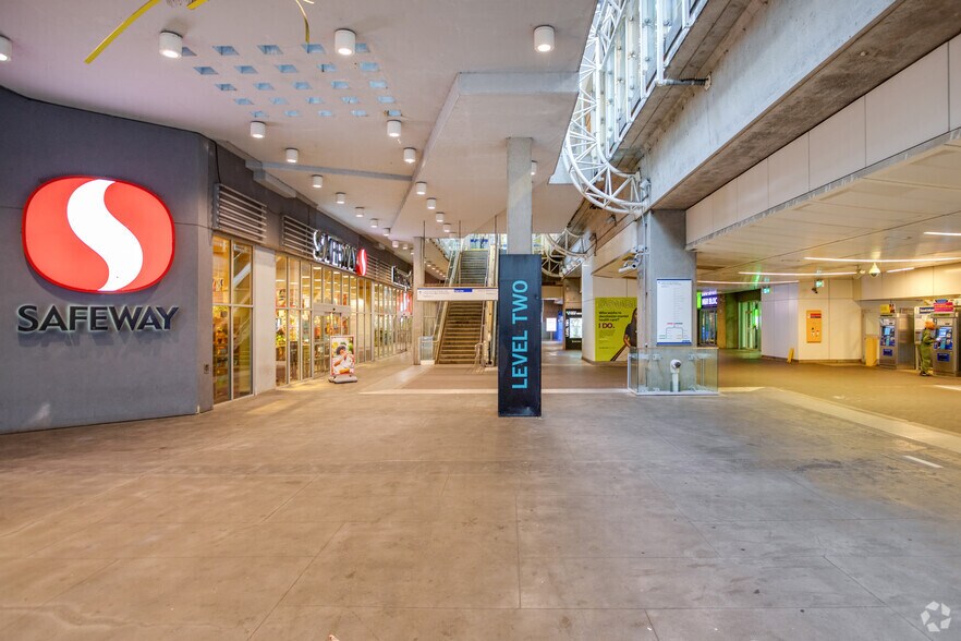 More Photos Of 800 Carnarvon St, New Westminster Storefront Retail Office For Lease