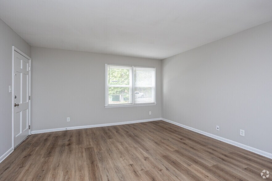 More Photos Of 4343 Victory Dr, Columbus Apartments For Sale