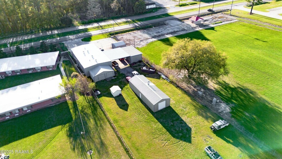 More Photos Of 1312 W Admiral Doyle Dr, New Iberia Industrial For Sale