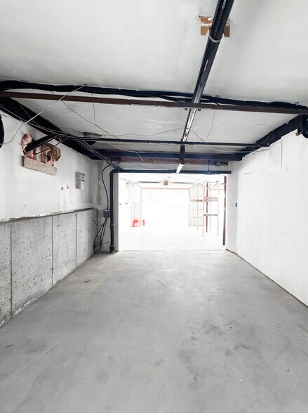 More Photos Of 25 Popes Ln, Danvers Flex For Sale