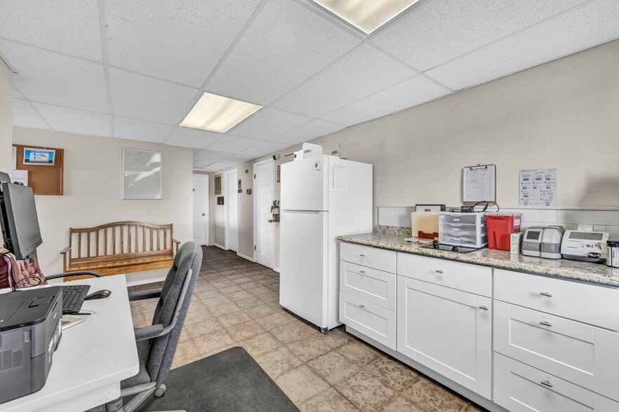 More Photos Of 2 Newcombe Ave, Yerington Office For Sale