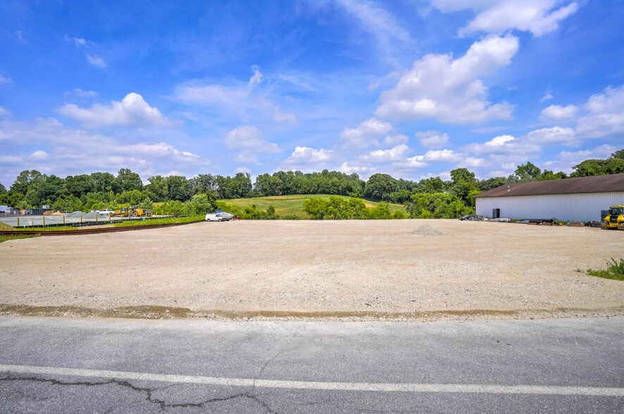 More Photos Of 7615 Meadow Run Ln, Owings Land For Lease
