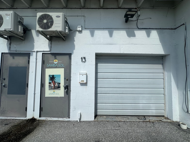 More Photos Of 1211 Okeechobee Rd, West Palm Beach Warehouse For Lease