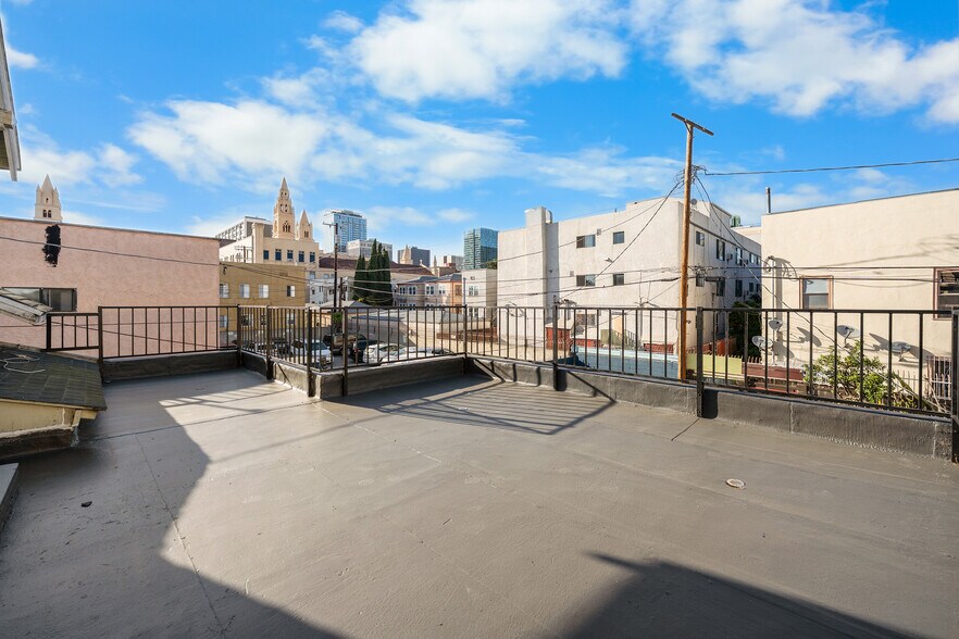 More Photos Of 2823 W 8th St, Los Angeles Office For Lease