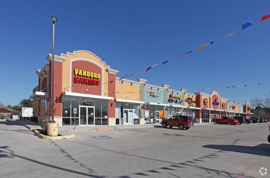 Primary Photo Of 10176-10186 Veterans Memorial Dr, Houston Freestanding For Sale