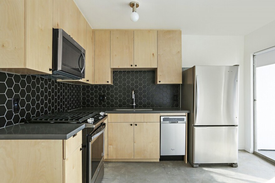 More Photos Of 146 N Vendome St, Los Angeles Apartments For Sale