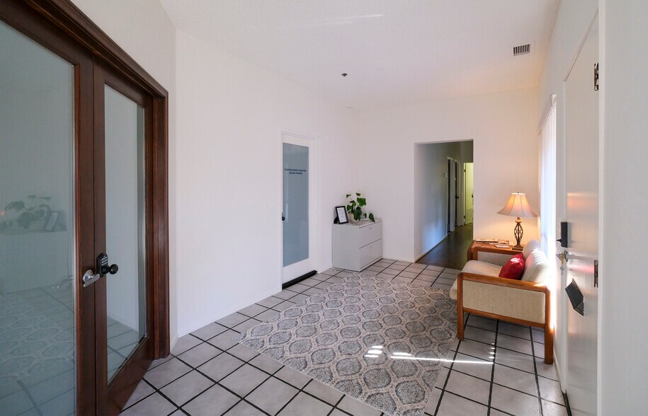 More Photos Of 5290 Overpass Rd, Santa Barbara Office For Sale