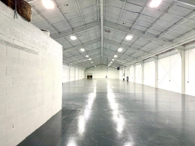 More Photos Of 4000 Bethel Ave, Indianapolis Warehouse For Lease