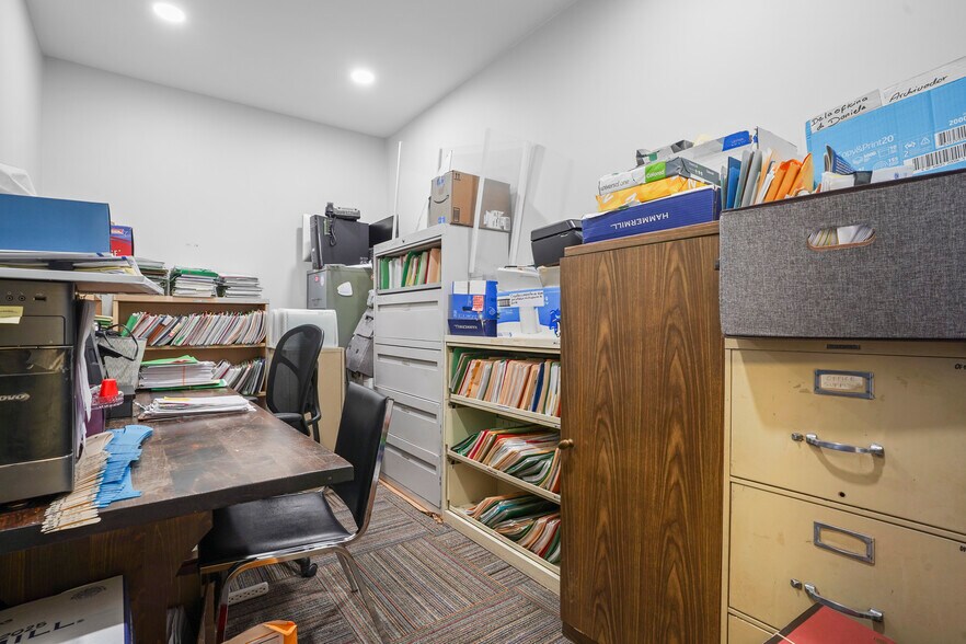 More Photos Of 283 N Broad St, Elizabeth Freestanding For Lease
