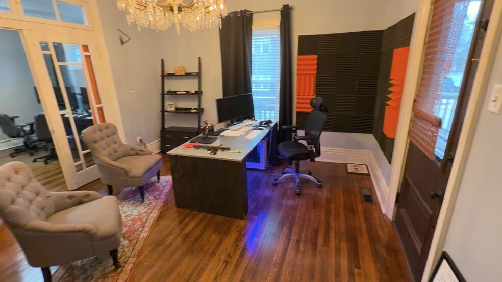 Primary Photo Of 701 Chestnut St, Bowling Green Office For Lease