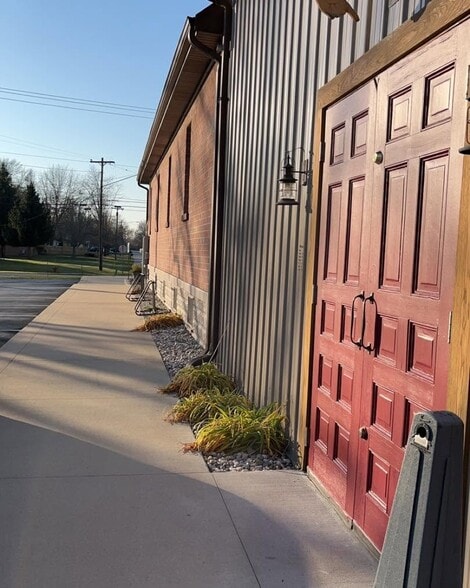More Photos Of 1215 S River Rd, Saginaw Specialty For Sale
