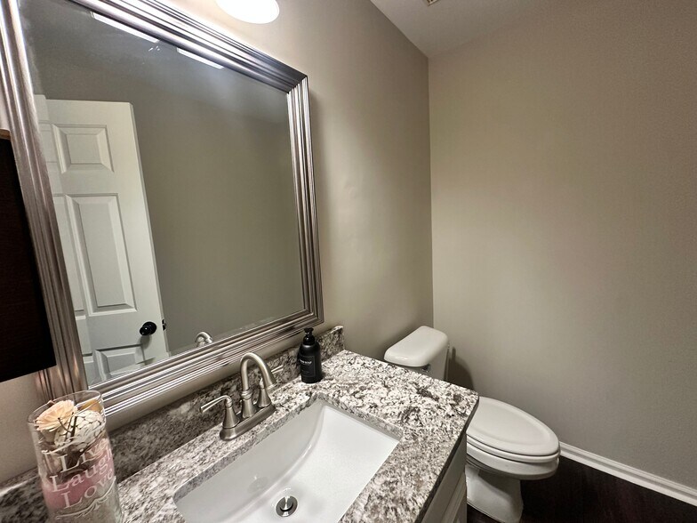 More Photos Of 5920 Odell St, Cumming Office For Sale
