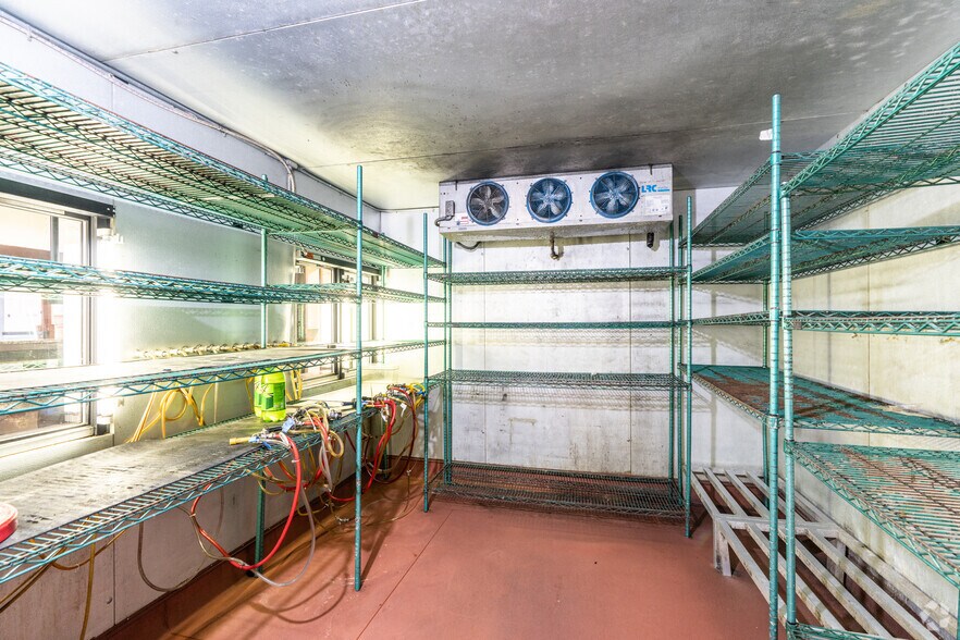 More Photos Of 1535-1541 Giammona Dr, Walnut Creek Storefront For Sale