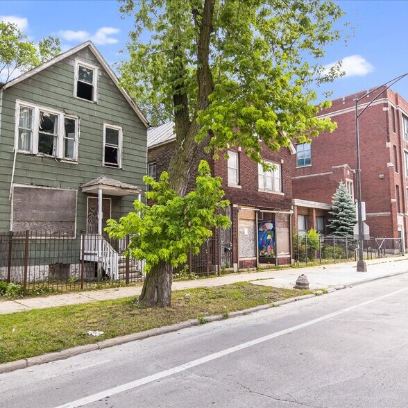 More Photos Of , Chicago Unknown For Sale