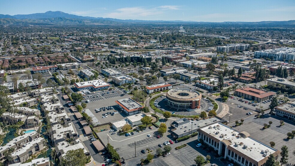 More Photos Of 550 N Golden Circle Dr, Santa Ana Office For Lease