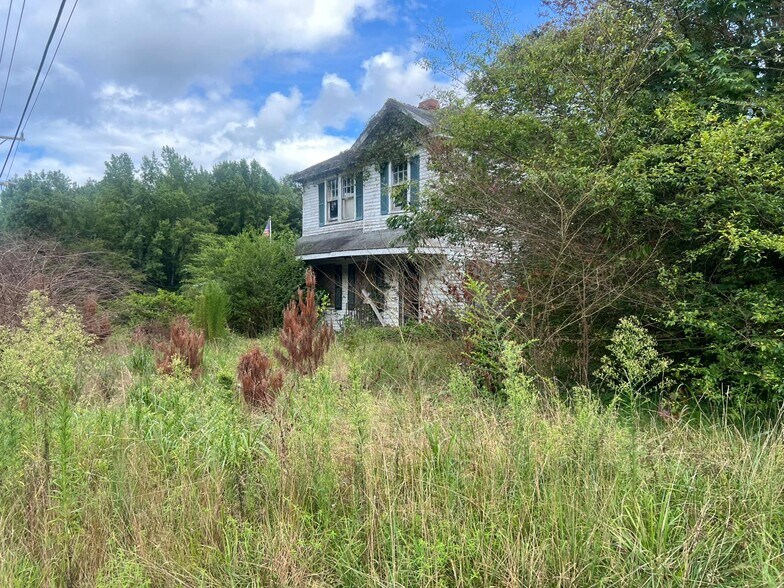 More Photos Of 16911 Boydton Plank Rd, Dewitt General Retail For Sale