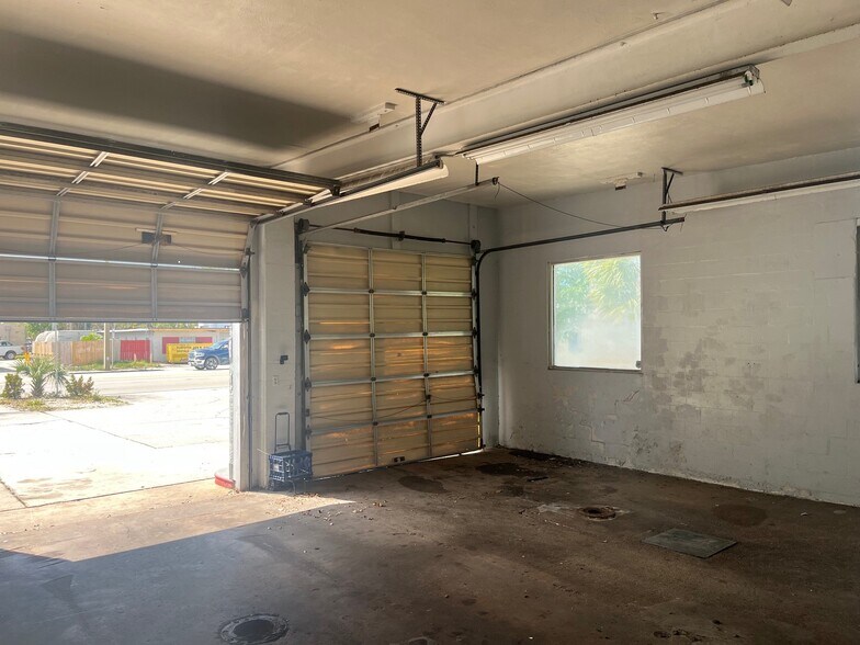 More Photos Of 1006 21st St, Vero Beach Light Manufacturing For Lease