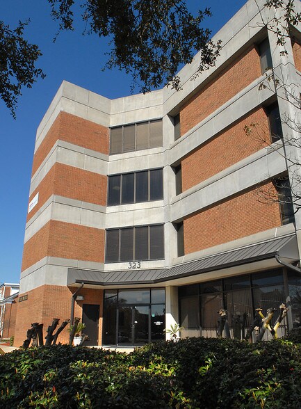More Photos Of 323 Pine Ave, Albany Office For Lease