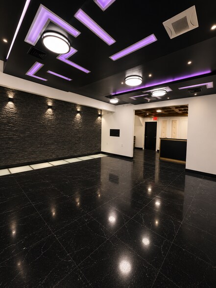 More Photos Of 133-42 37th Ave, Flushing Storefront Retail Office For Lease