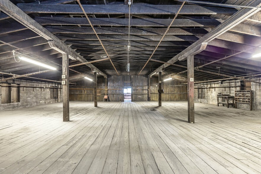 More Photos Of 283 N Main St, Fredericktown Industrial For Sale