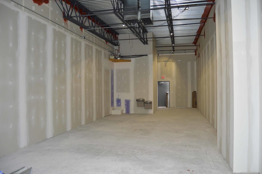 More Photos Of 5989 Transit Rd, East Amherst Freestanding For Lease