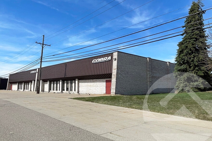 Primary Photo Of 32301-32303 Howard Ave, Madison Heights Warehouse For Sale