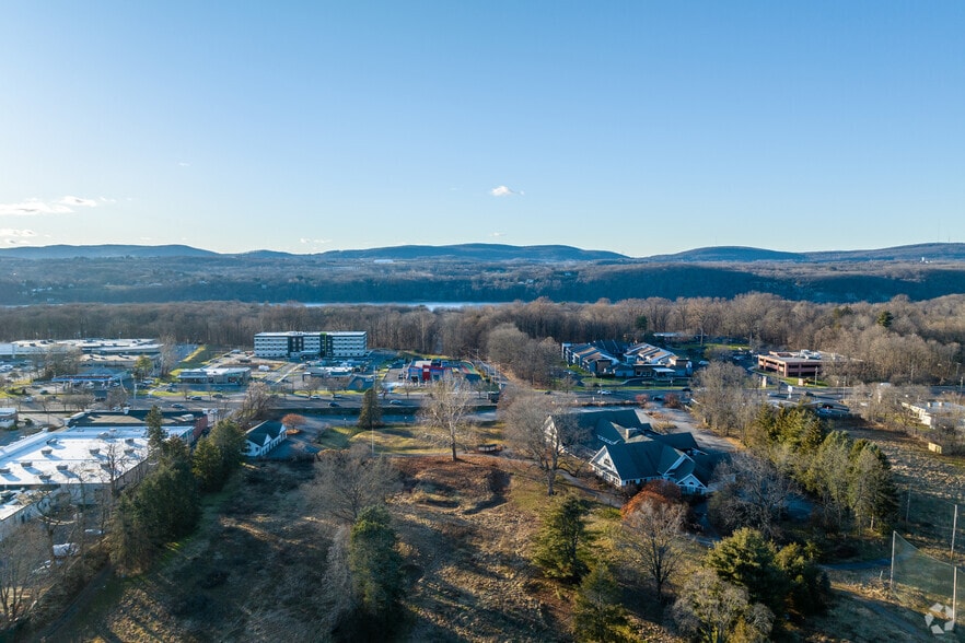 More Photos Of 2628 South Rd, Poughkeepsie Sports And Entertainment For Sale