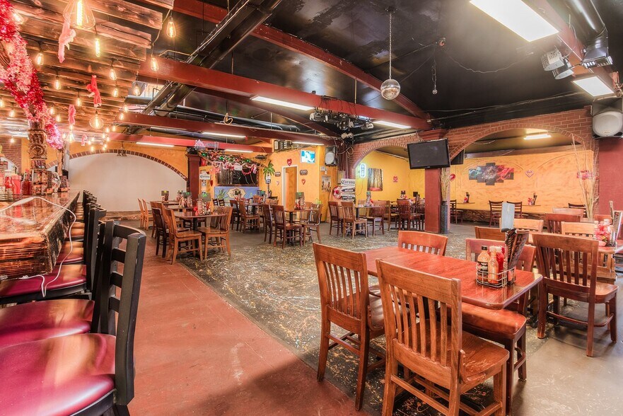 More Photos Of 1319 E 1st Ave, Zillah Restaurant For Sale