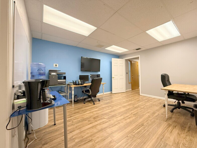 More Photos Of 6635 S Dayton St, Greenwood Village Office Residential For Sale