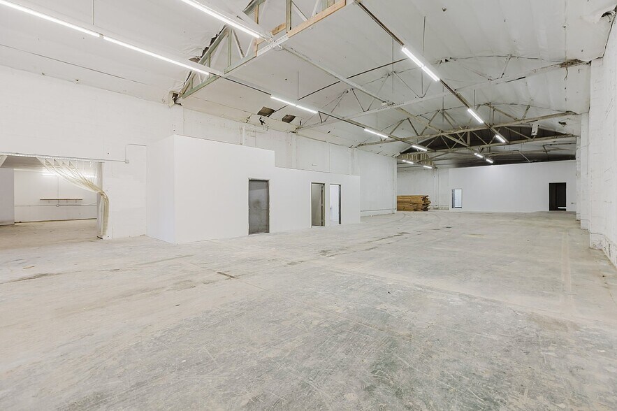 More Photos Of 965-973 E 31st St, Los Angeles Warehouse For Sale