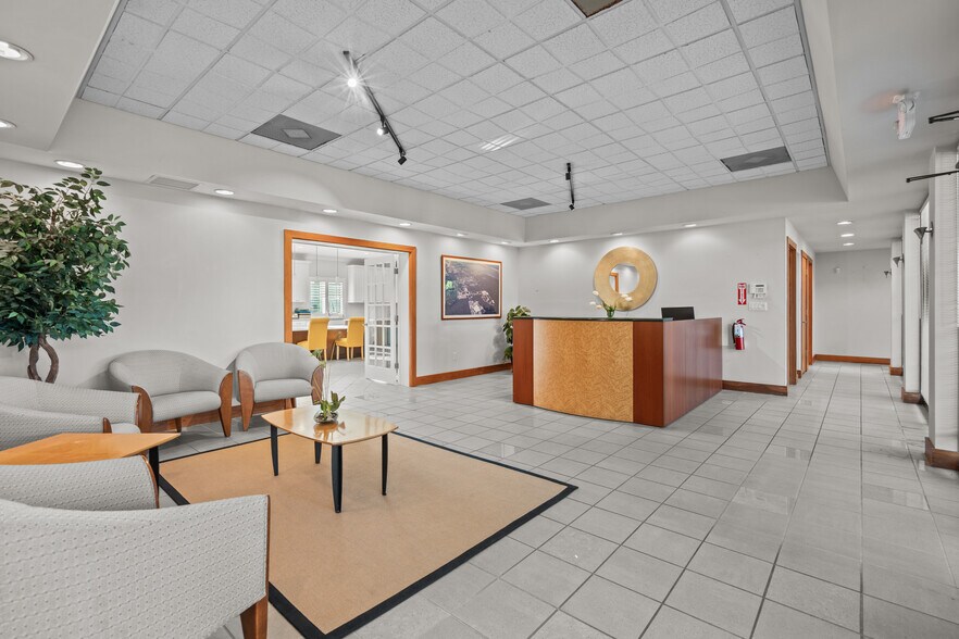 More Photos Of 49 Shores Blvd, Saint Augustine Office For Sale