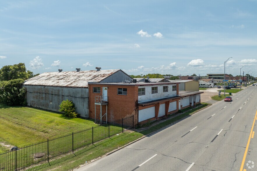 More Photos Of 3201 Texas Ave, La Marque Warehouse For Sale