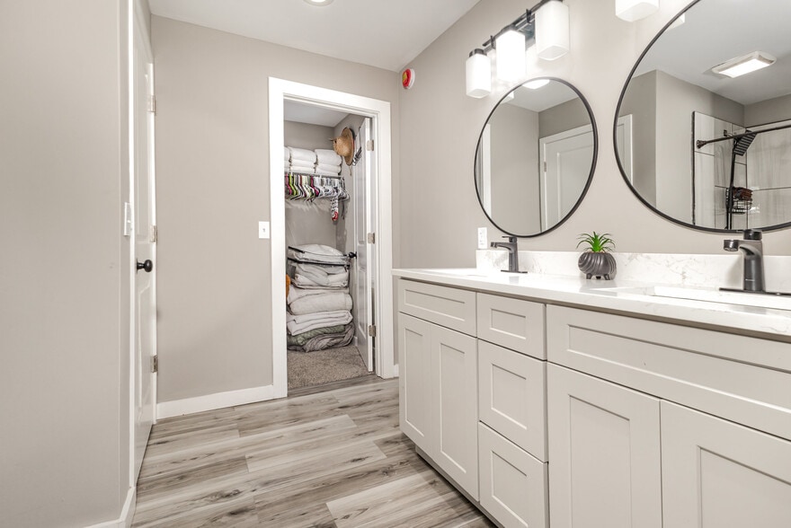 More Photos Of 6603 Dixie Hwy, Florence Freestanding For Sale