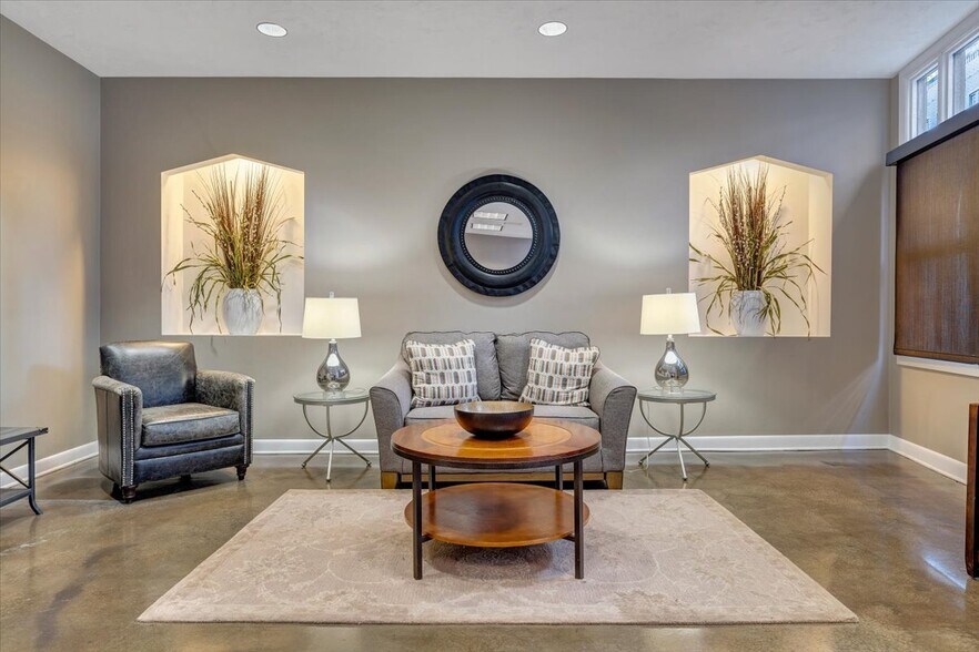 More Photos Of 131 Kirk Ave SW, Roanoke Office For Sale