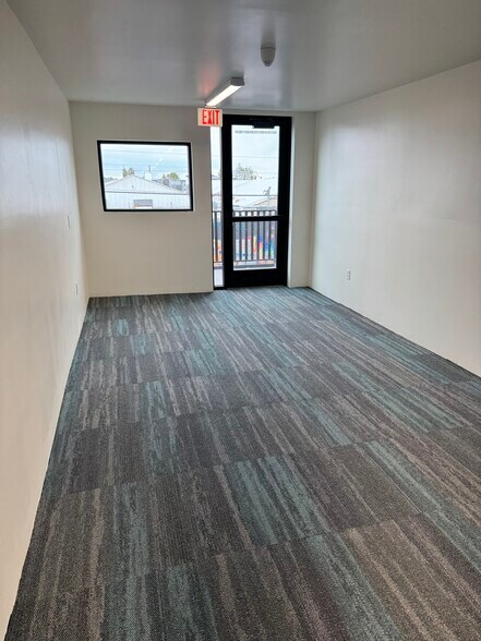 More Photos Of 1551 S Commerce St, Las Vegas Storefront For Lease